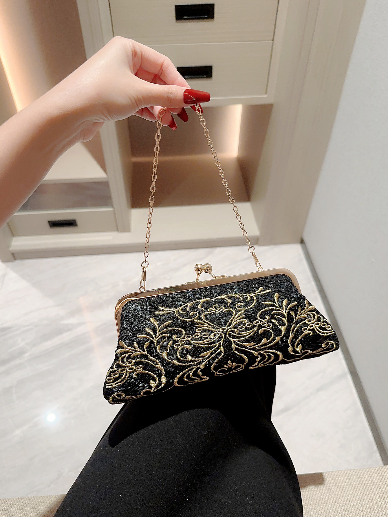 Black Polyester Geometric Embroidery Evening Bags display picture 2
