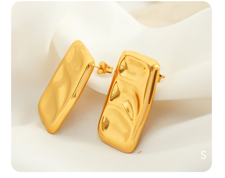 1 Pair Vintage Style Solid Color Pleated Titanium Steel 18K Gold Plated Ear Studs display picture 6