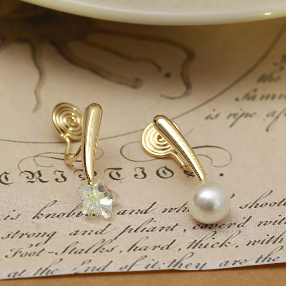 1 Paar Einfacher Stil Klassischer Stil Stern Asymmetrisch Inlay Kupfer Kristall Perle 18 Karat Vergoldet Ohrclips display picture 6