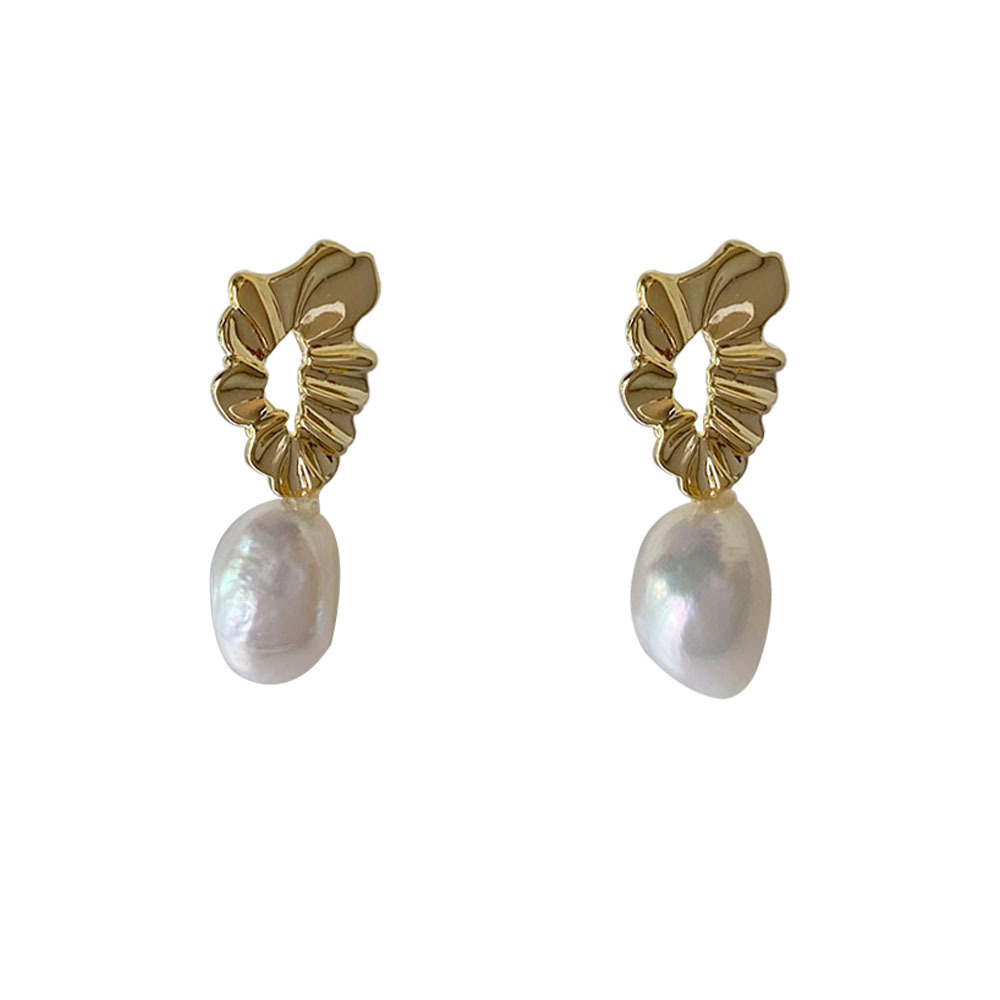 1 Pair IG Style Simple Style Pearl Inlay Copper 18K Gold Plated Drop Earrings Ear Cuffs display picture 1