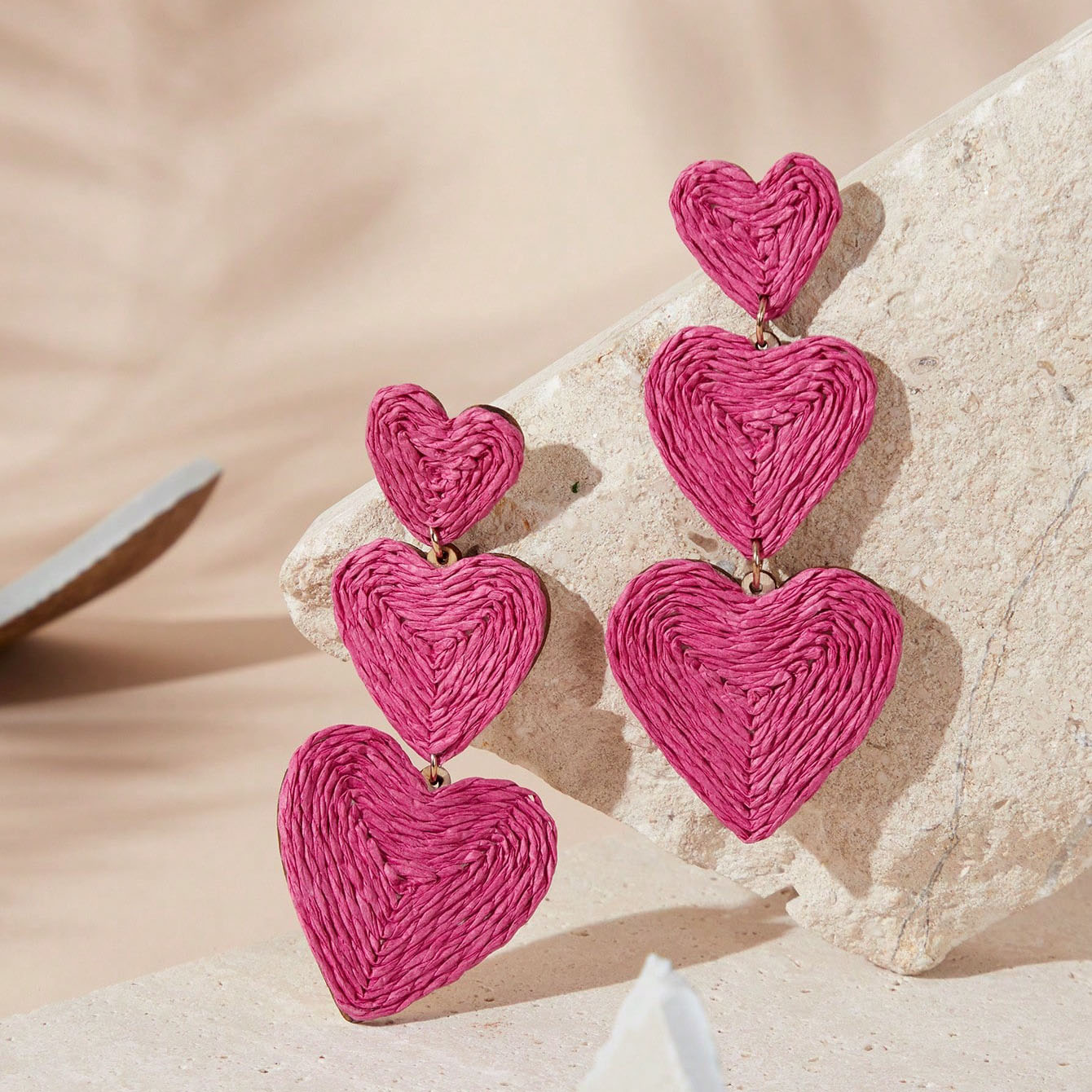 1 Pair Casual Elegant Sweet Heart Shape Raffia Straw Drop Earrings display picture 2