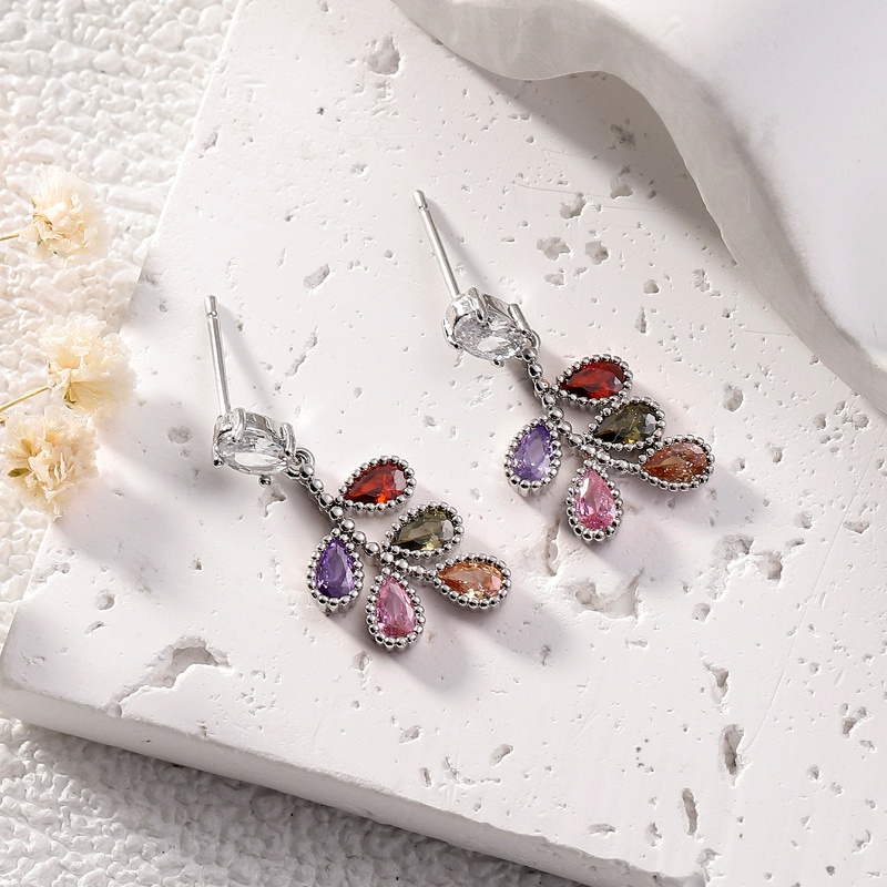 1 Pair Simple Style Classic Style Leaf Leaves Asymmetrical Inlay Copper Zircon Drop Earrings display picture 5