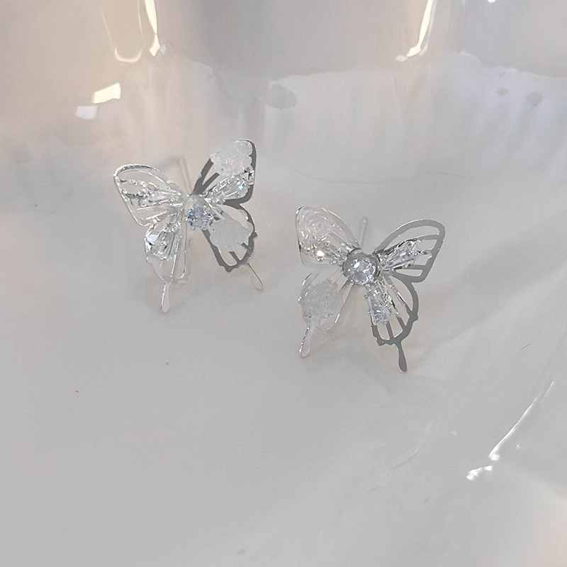 1 Pair Sweet Shiny Butterfly Inlay Copper White Gold Plated Ear Studs display picture 6