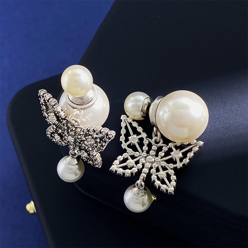 1 Pair Simple Style Commute Butterfly Plating Inlay Copper Rhinestones Pearl 18K Gold Plated Drop Earrings display picture 2