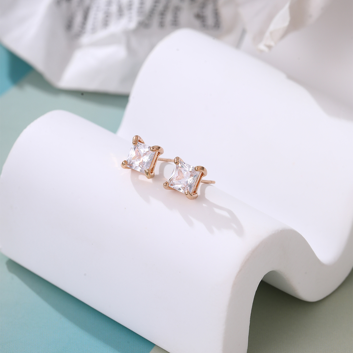 1 Pair Cute Sweet Shiny Square Oval Heart Shape Inlay Copper Zircon Ear Studs display picture 10