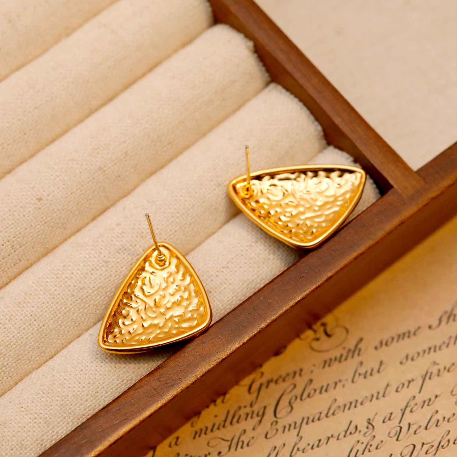 1 Pair Marine Style Simple Style Triangle Plating Copper 18K Gold Plated Ear Studs display picture 5
