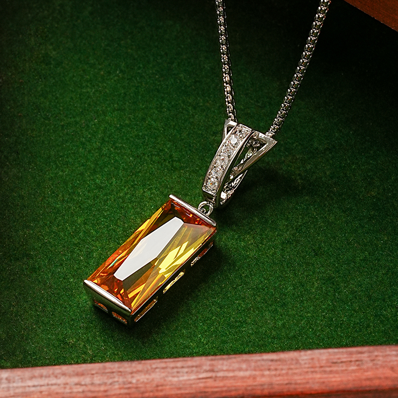 Copper White Gold Plated Classical Retro Inlay Square Zircon Pendant Necklace display picture 2