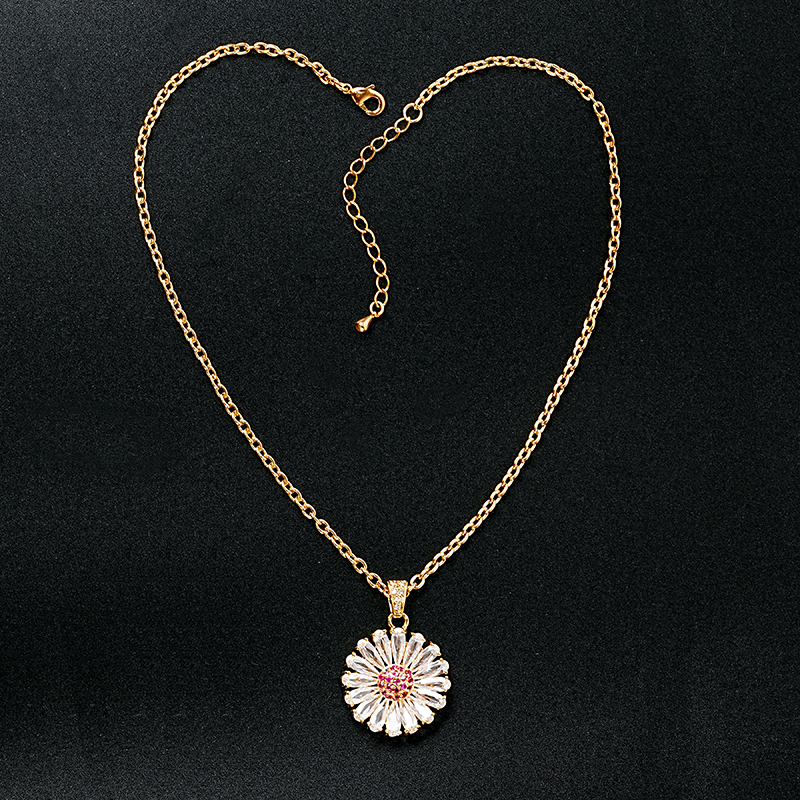 Copper Rose Gold Plated Classical Retro Inlay Flower Zircon Pendant Necklace display picture 1
