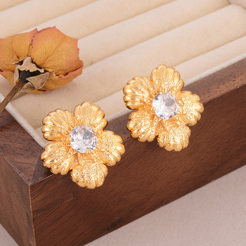 1 Pair Elegant Rose Flower Plating Inlay Copper Pearl Zircon 18K Gold Plated Ear Studs display picture 16