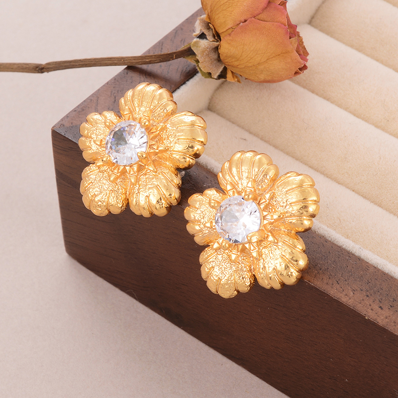 1 Pair Elegant Rose Flower Plating Inlay Copper Pearl Zircon 18K Gold Plated Ear Studs display picture 18
