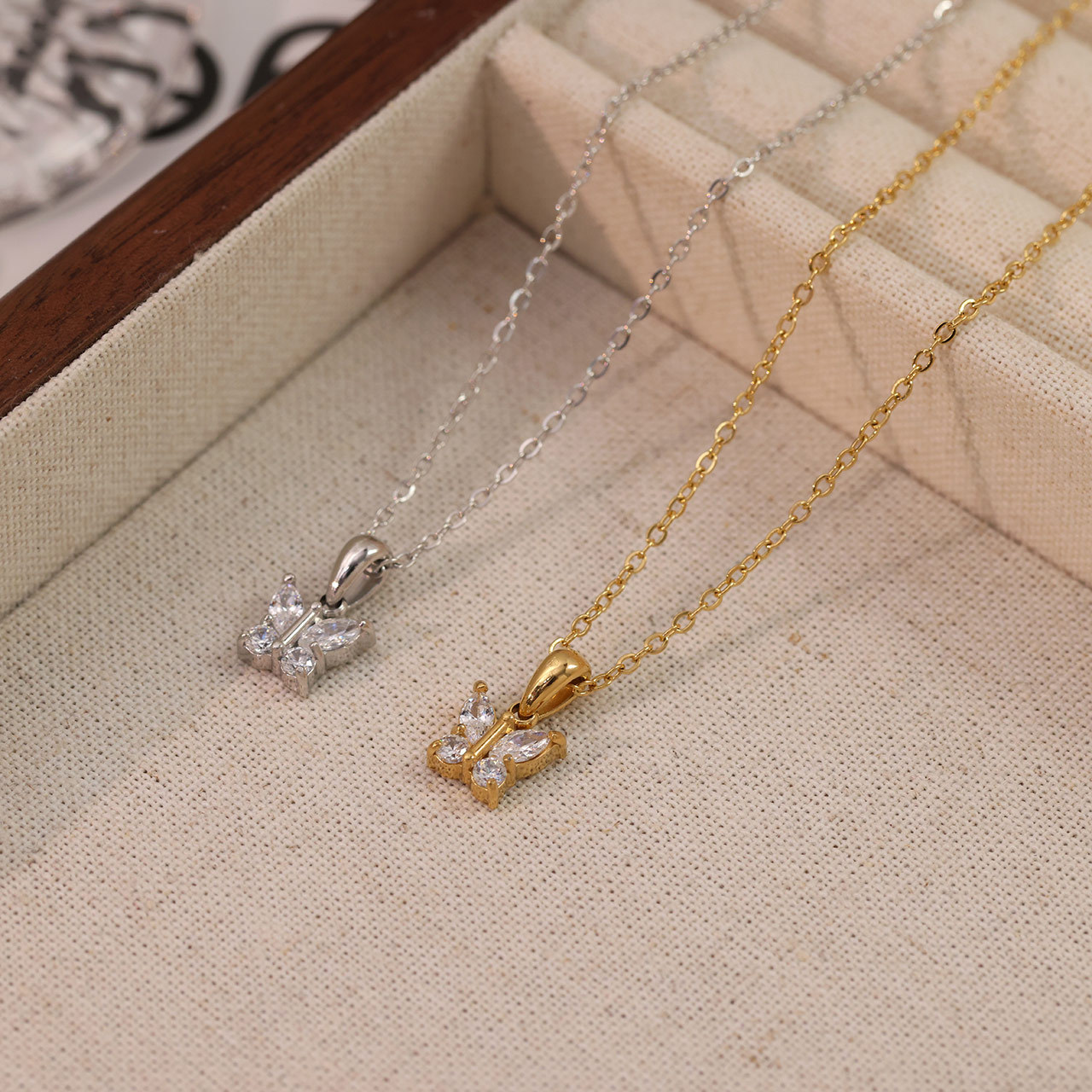 Stainless Steel White Gold Plated Gold Plated Elegant Simple Style Butterfly Plating Inlay Zircon Pendant Necklace display picture 2