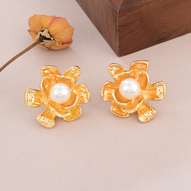 1 Pair Elegant Rose Flower Plating Inlay Copper Pearl Zircon 18K Gold Plated Ear Studs display picture 4