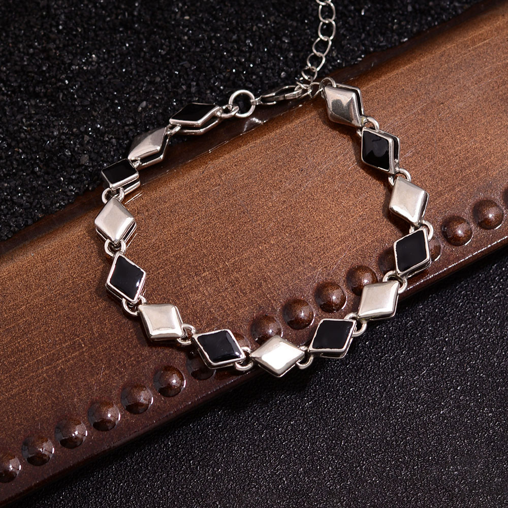 Simple Style Classic Style Color Block Copper Inlay Rhinestones Women's Bracelets display picture 4