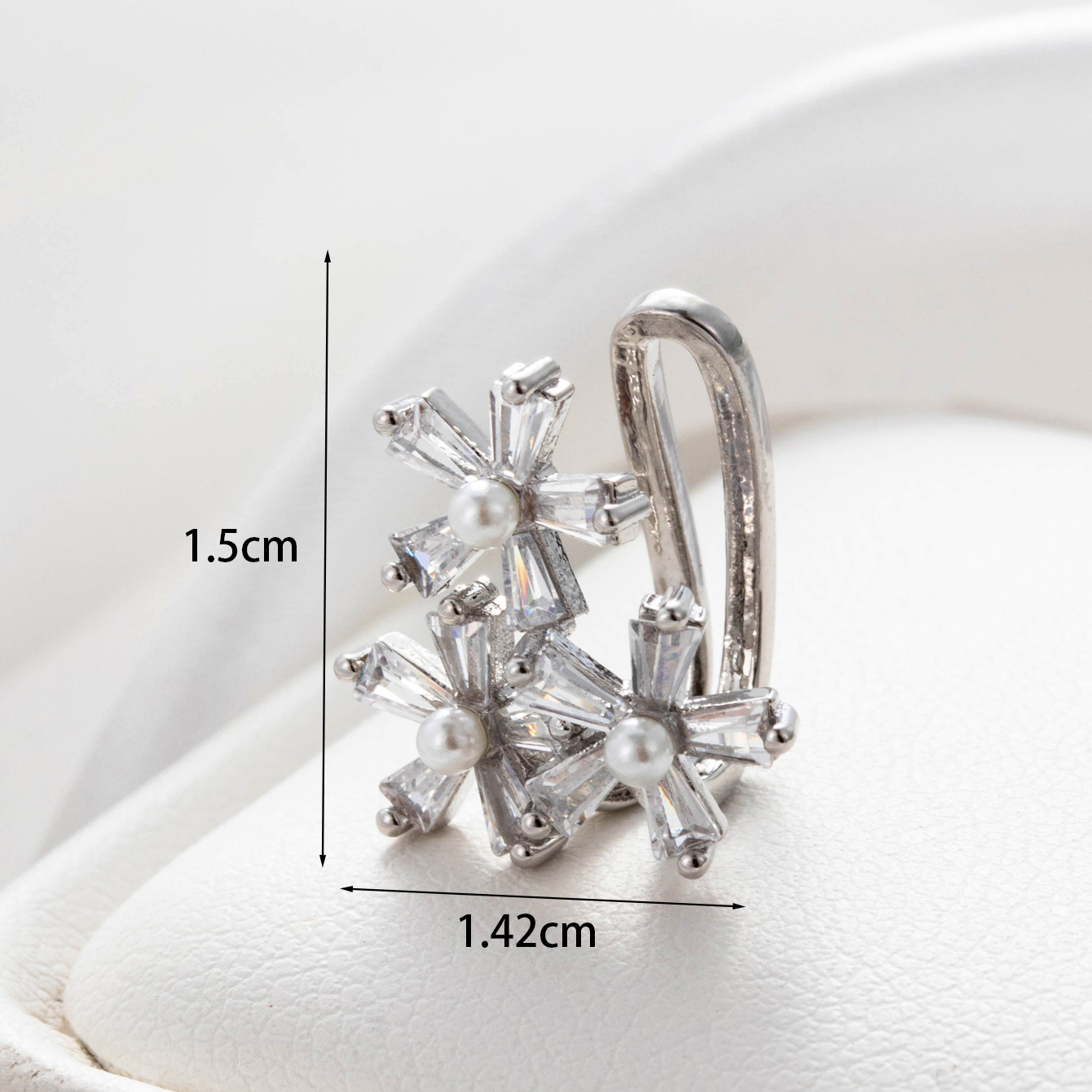 1 Piece Simple Style Star Heart Shape Flower Inlay Copper Zircon Ear Studs display picture 3
