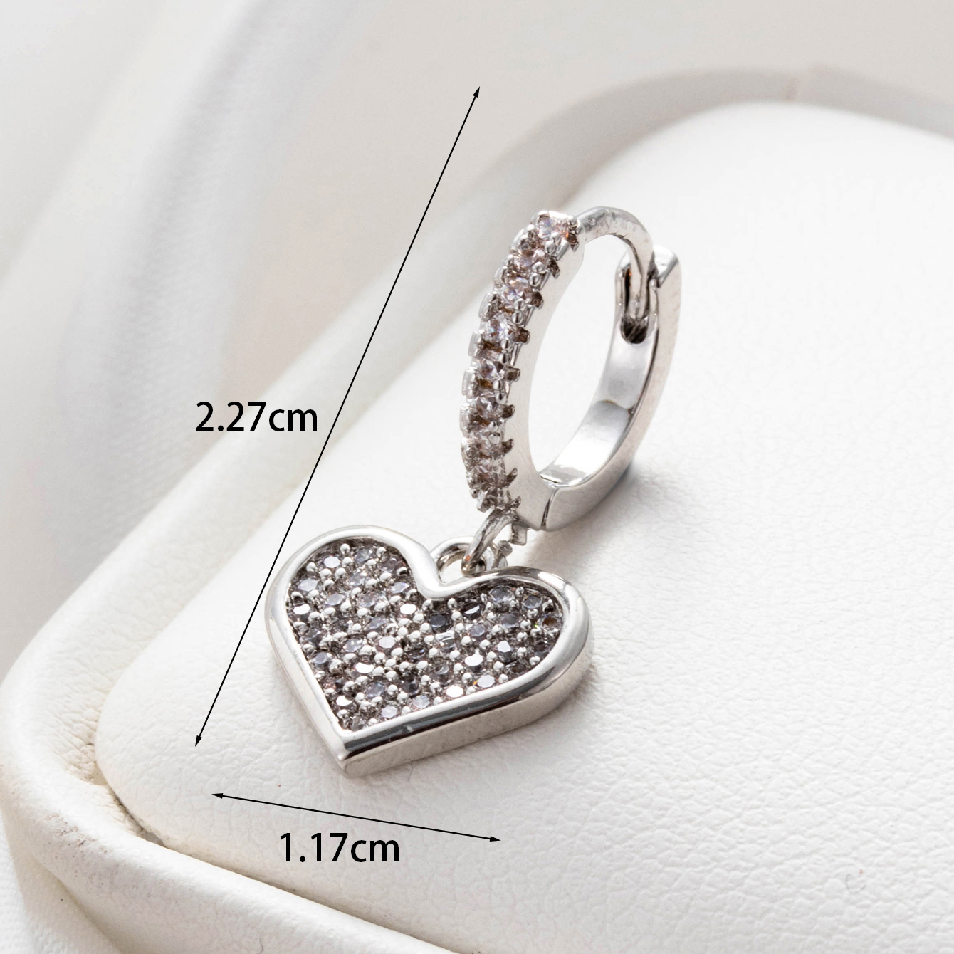 1 Piece Simple Style Star Heart Shape Flower Inlay Copper Zircon Ear Studs display picture 1