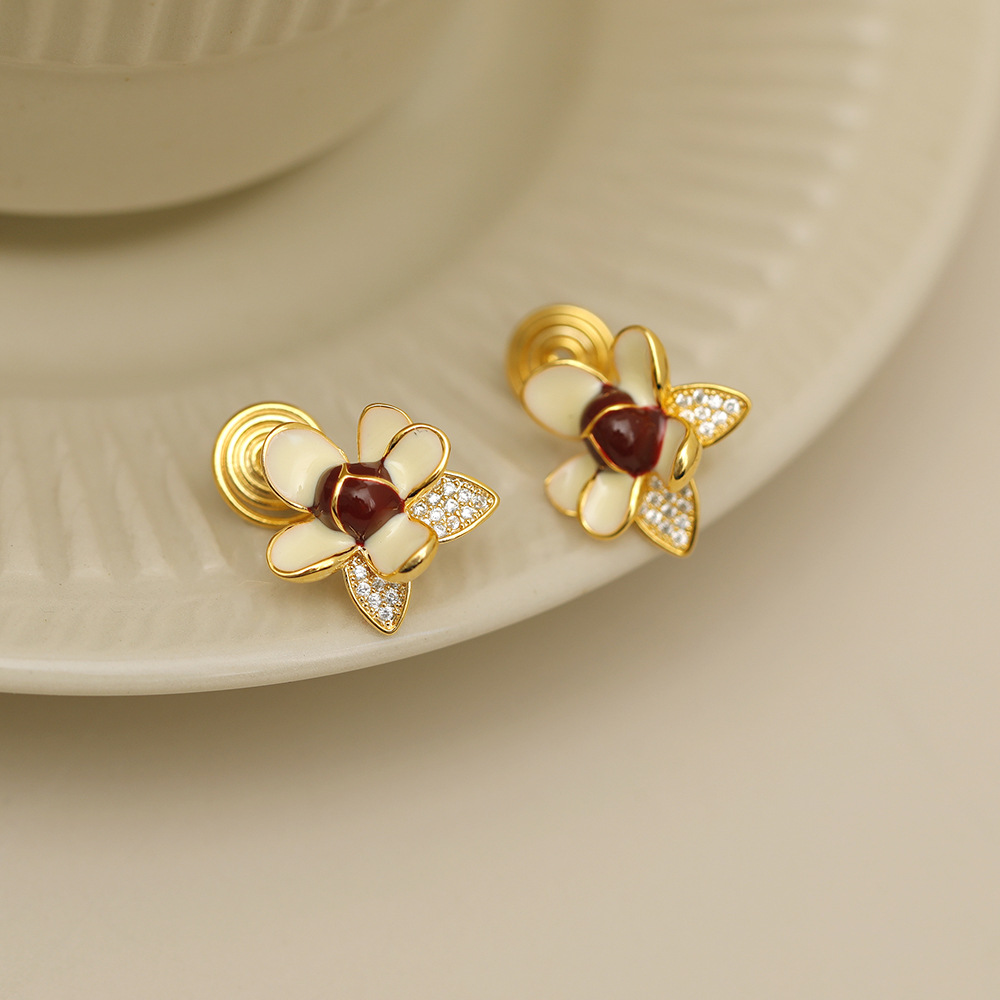 1 Pair Sweet Flower Inlay Copper Zircon 18K Gold Plated Ear Studs display picture 7