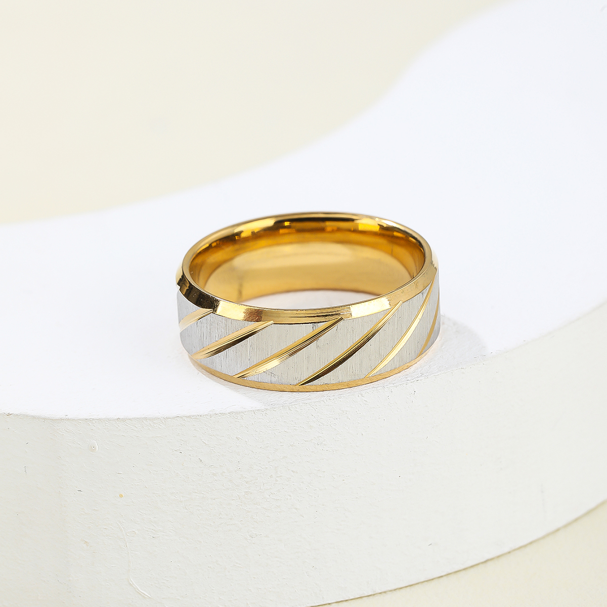 304 Stainless Steel 14K Gold Plated Simple Style Spiral Stripe Rings display picture 3