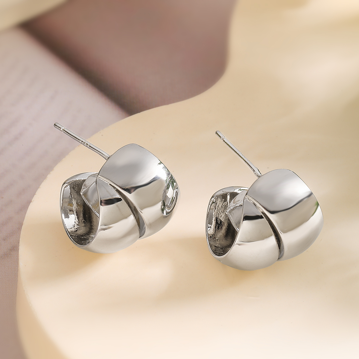 1 Pair Simple Style Commute Geometric Water Droplets Inlay Copper Zircon 18K Gold Plated Ear Studs display picture 6