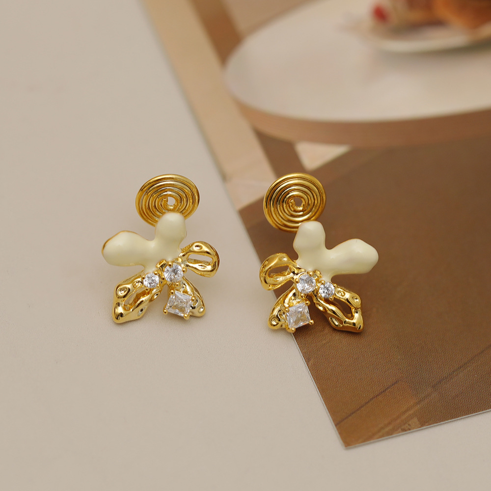 1 Pair Cute Beach Sweet Flower Drip Glazed Hollow Out Inlay Copper 18K Gold Plated Ear Cuffs Ear Studs display picture 3