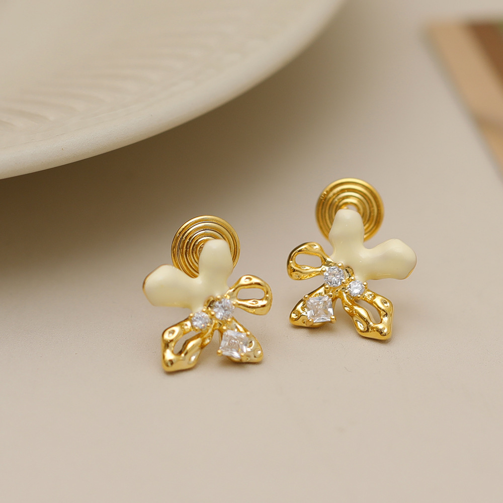 1 Pair Cute Beach Sweet Flower Drip Glazed Hollow Out Inlay Copper 18K Gold Plated Ear Cuffs Ear Studs display picture 4