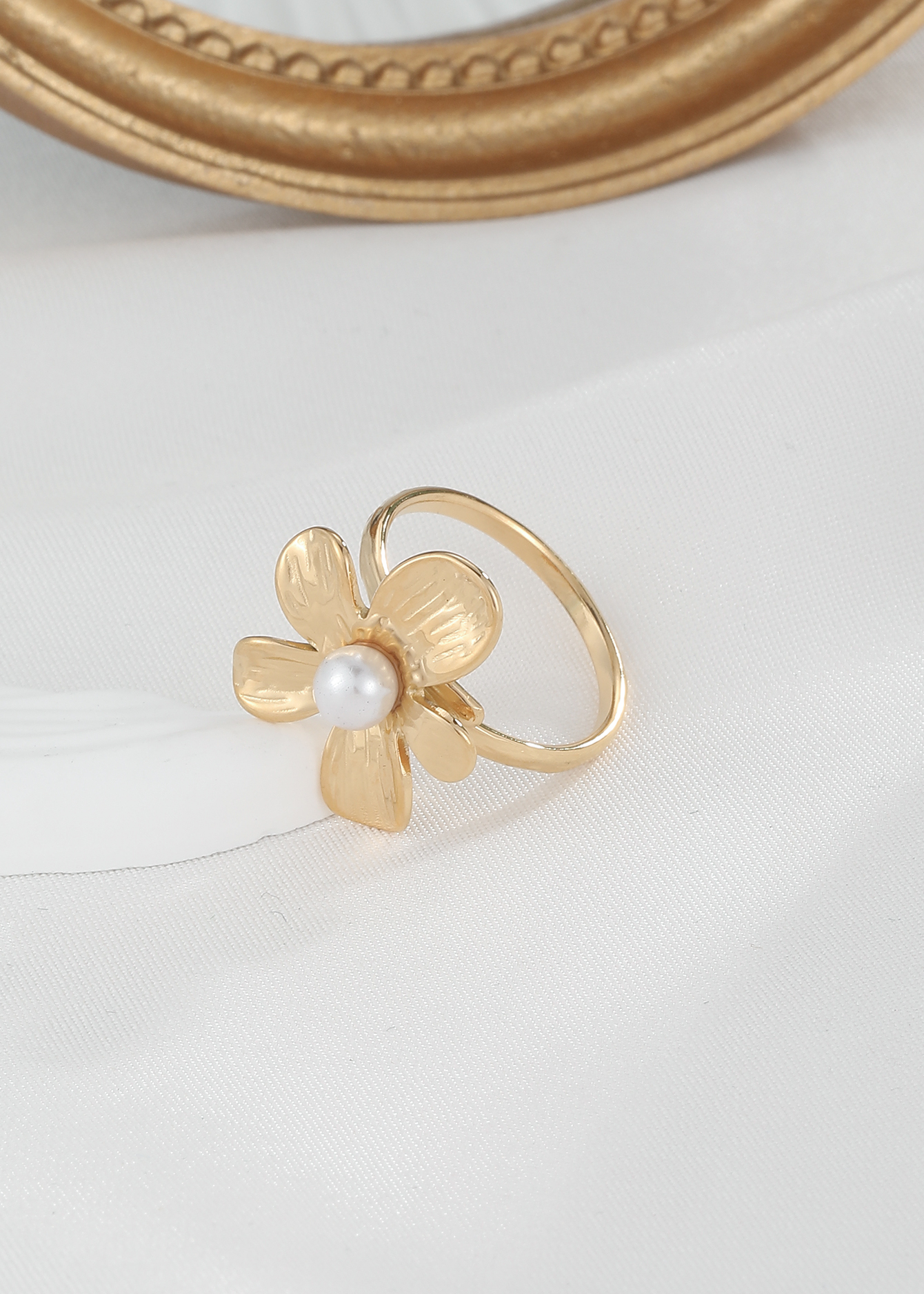 Edelstahl 304 14 Karat Vergoldet Dame Römischer Stil Inlay Blume Perle Offener Ring display picture 6