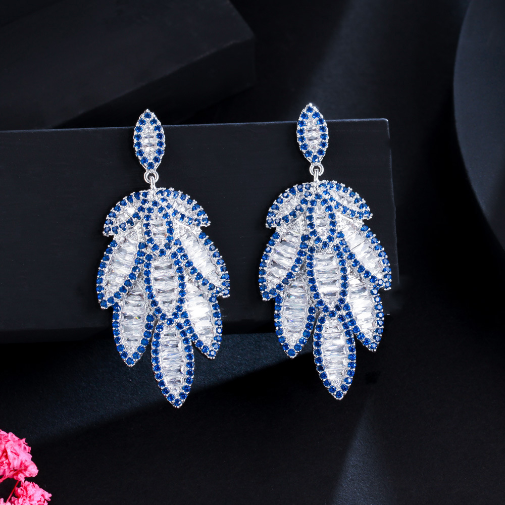 1 Pair Casual Romantic Leaves Inlay Copper Zircon White Gold Plated Drop Earrings display picture 5