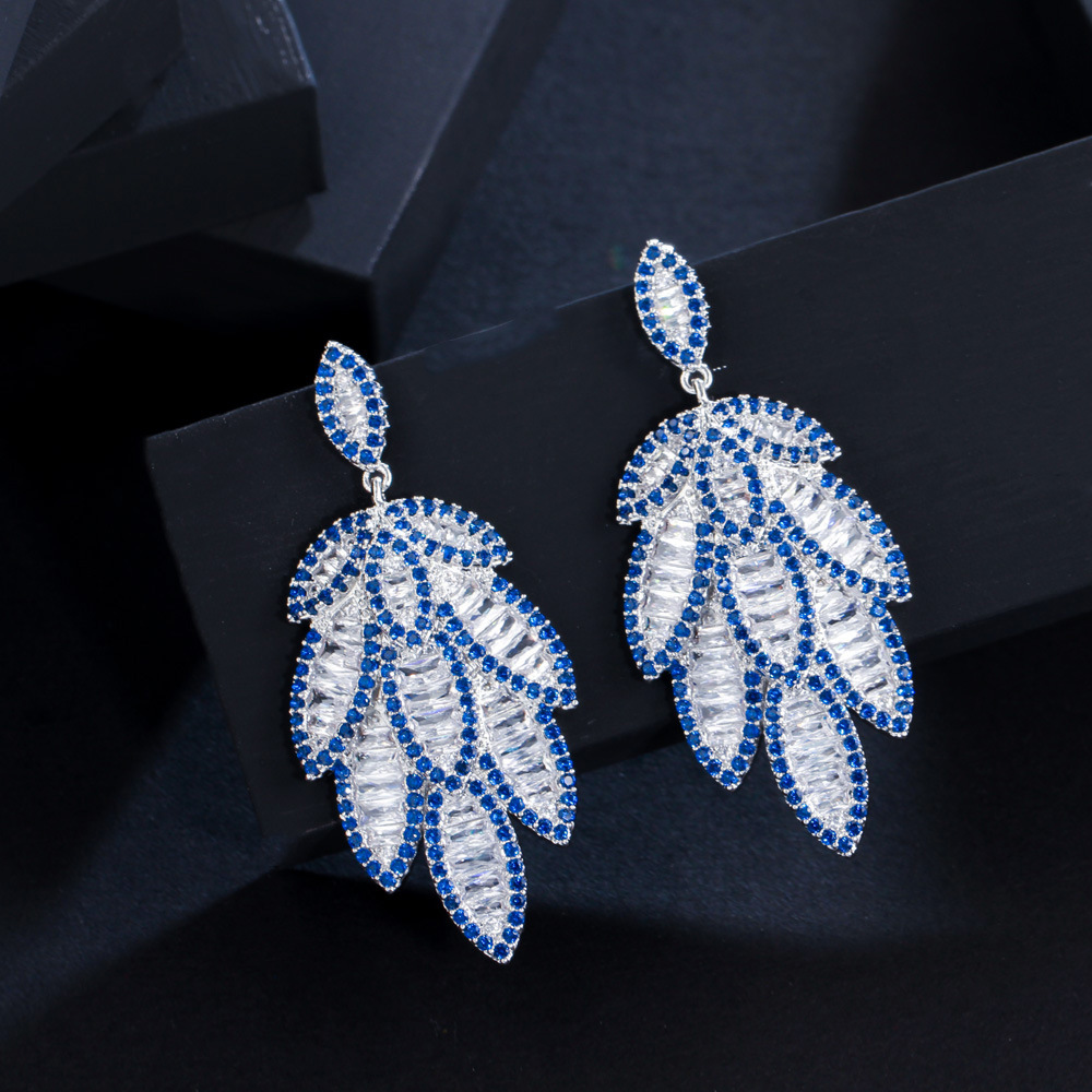 1 Pair Casual Romantic Leaves Inlay Copper Zircon White Gold Plated Drop Earrings display picture 3