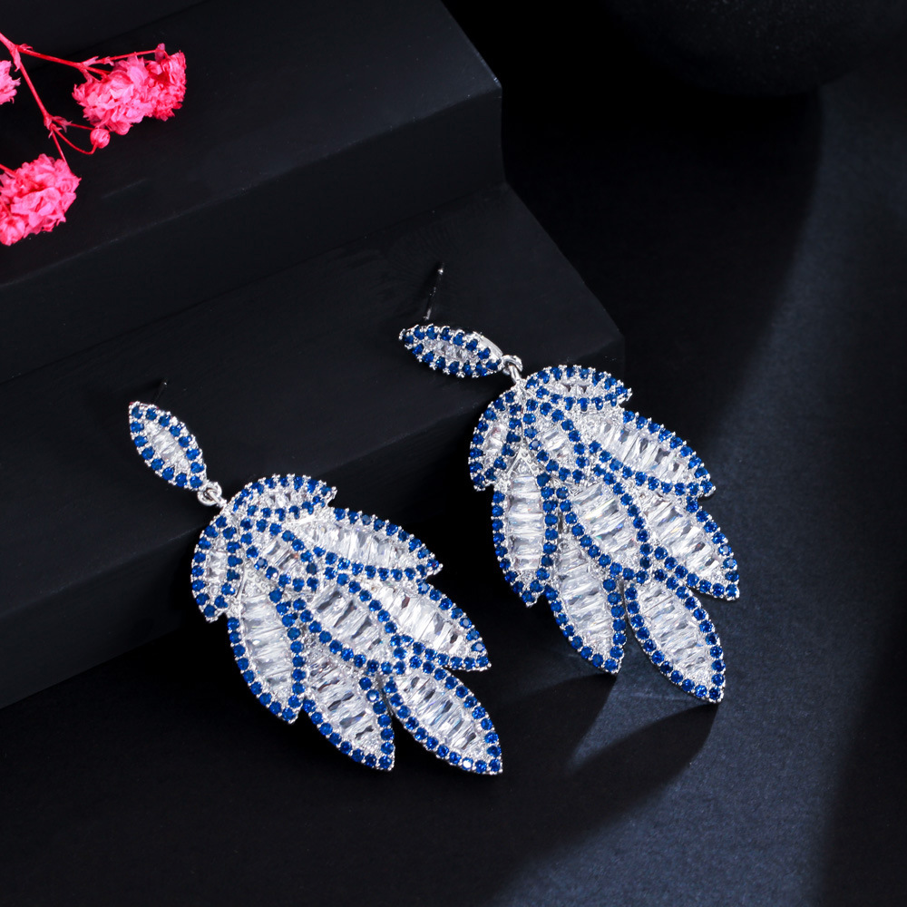 1 Pair Casual Romantic Leaves Inlay Copper Zircon White Gold Plated Drop Earrings display picture 7