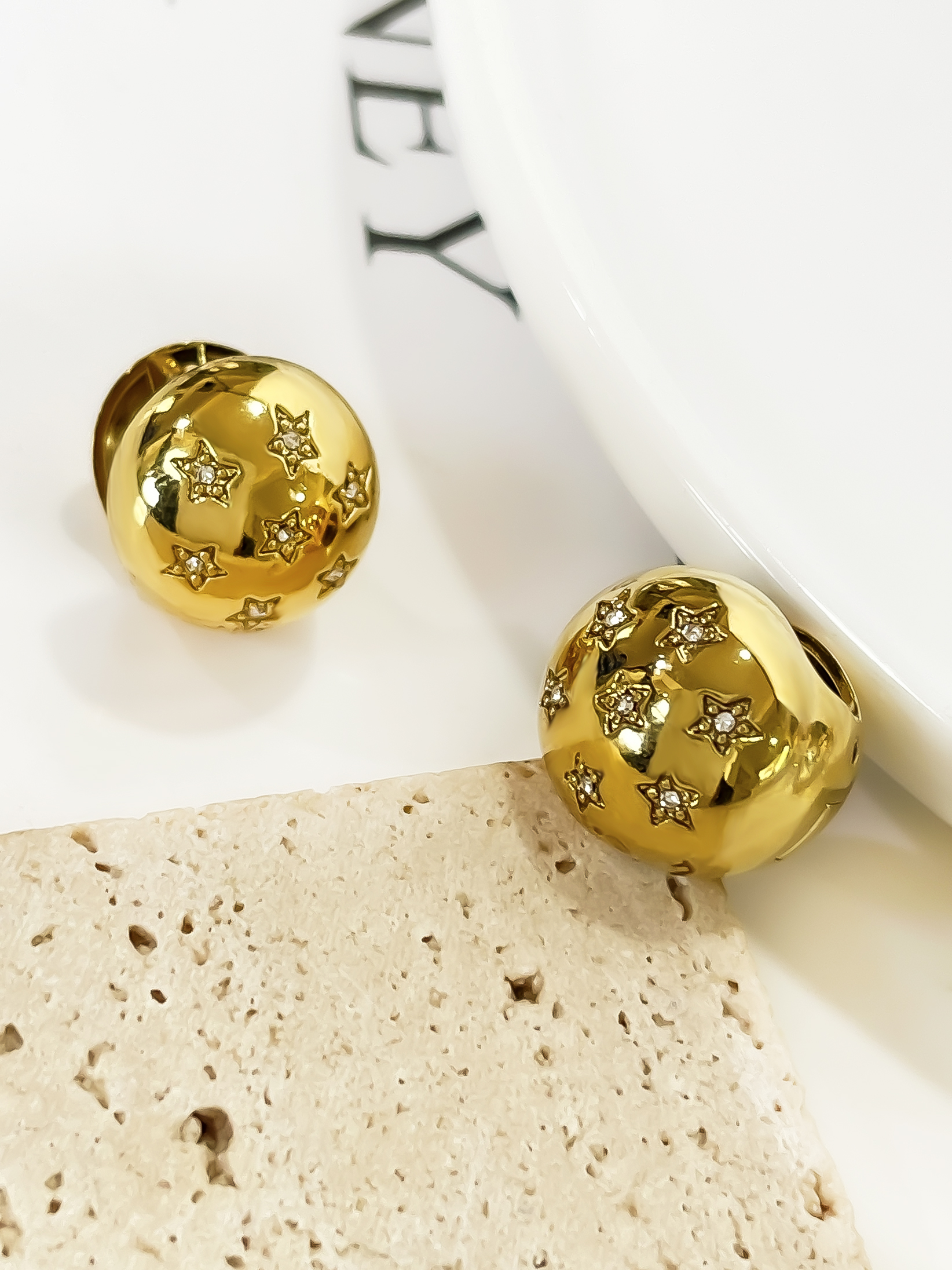 1 Pair Elegant Modern Style Sweet Star Inlay Stainless Steel Rhinestones 18K Gold Plated Earrings display picture 6