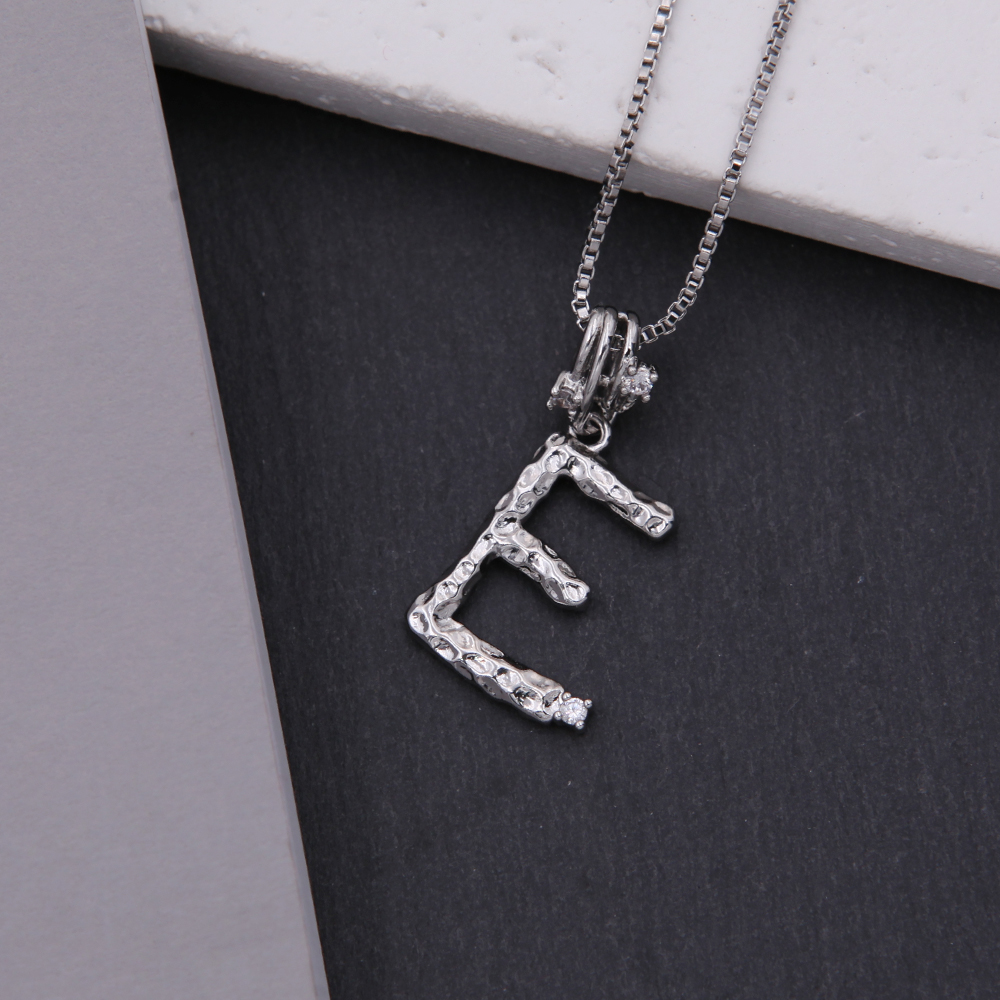 Copper White Gold Plated Simple Style Shiny Letter Inlay Zircon Pendant Necklace display picture 9