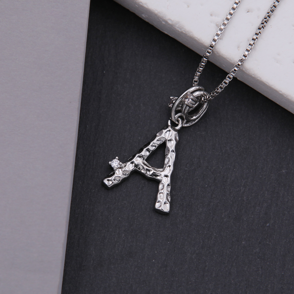 Copper White Gold Plated Simple Style Shiny Letter Inlay Zircon Pendant Necklace display picture 5