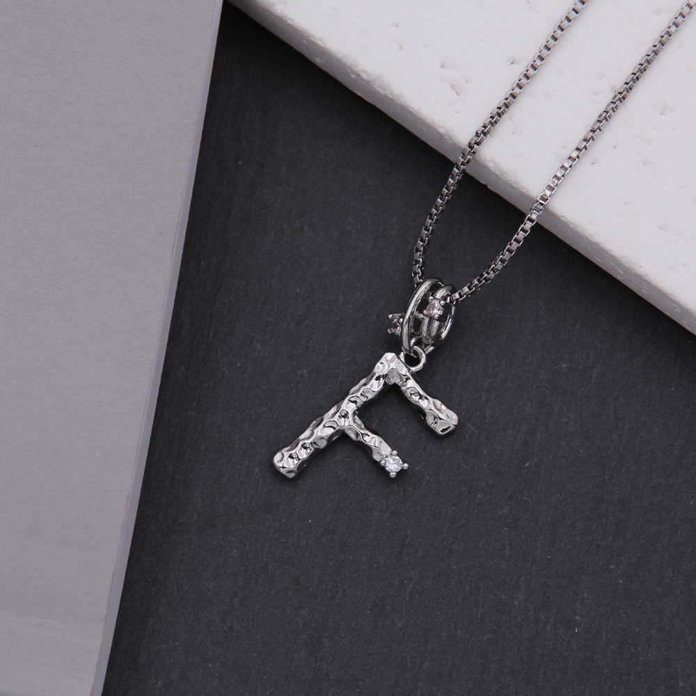 Copper White Gold Plated Simple Style Shiny Letter Inlay Zircon Pendant Necklace display picture 10