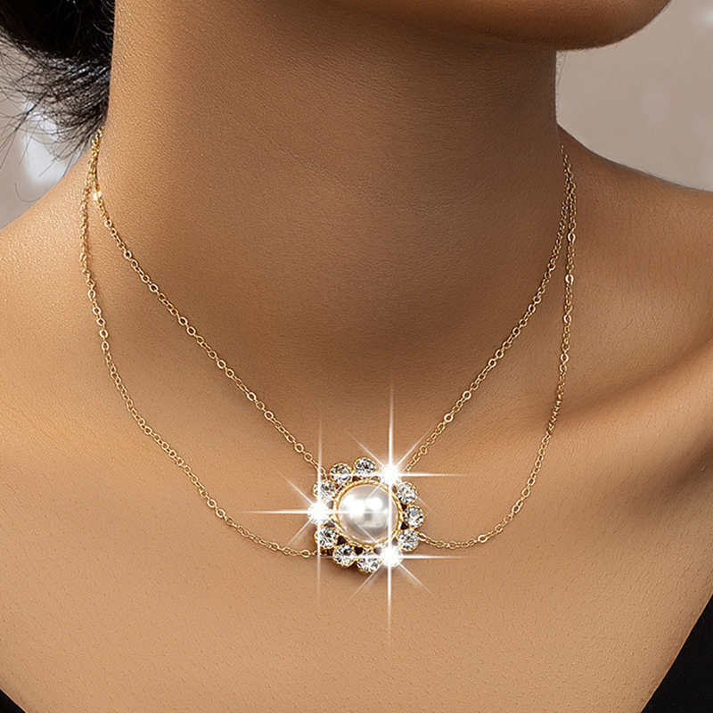 IG Style Elegant Shiny Flower Ferroalloy Zinc Alloy Inlay Pearl Zircon 14K Gold Plated Women's Necklace display picture 4