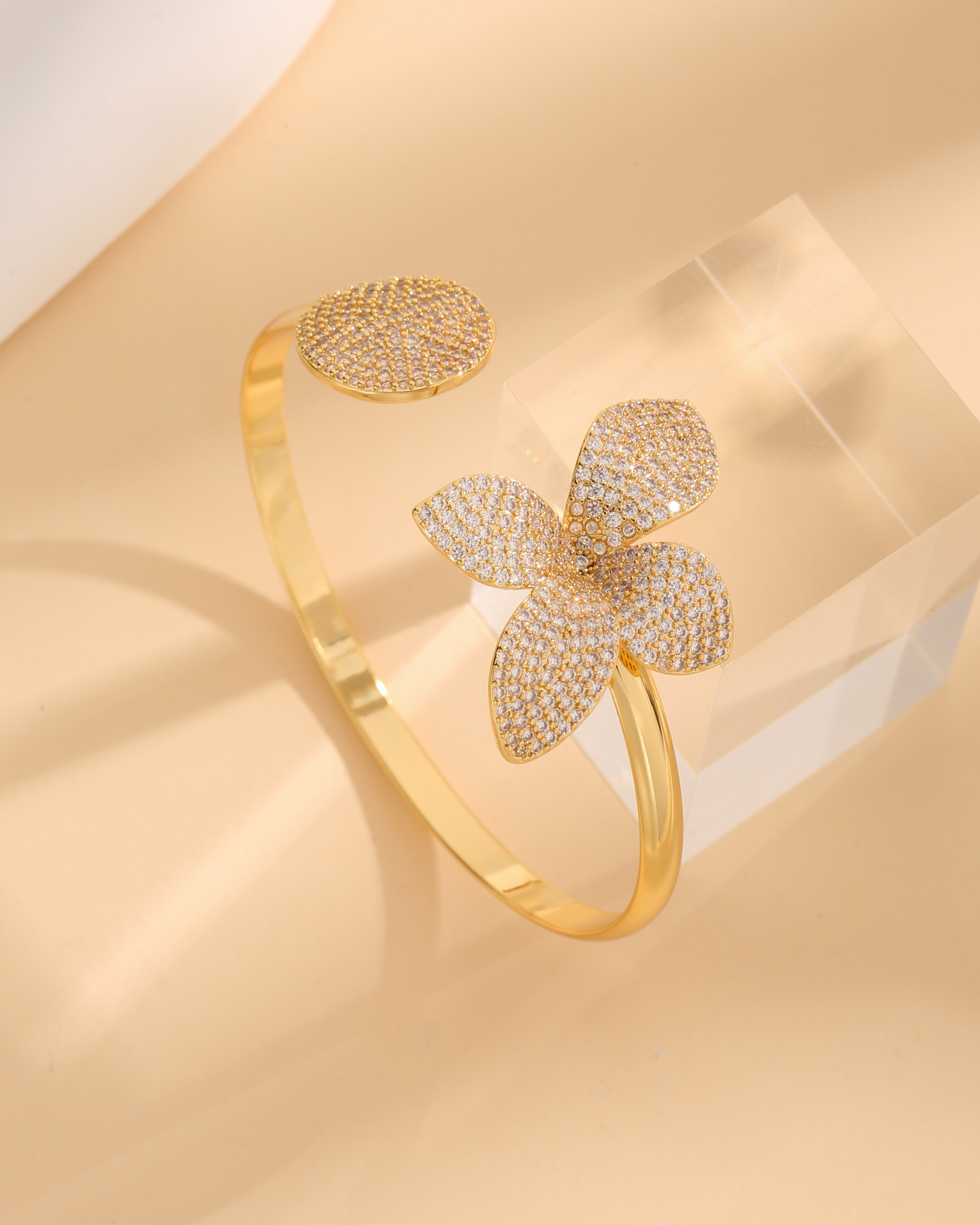 Le Cuivre Plaqué Or 18K Style IG Brillant Fleur Incruster Zircon Bracelet display picture 3