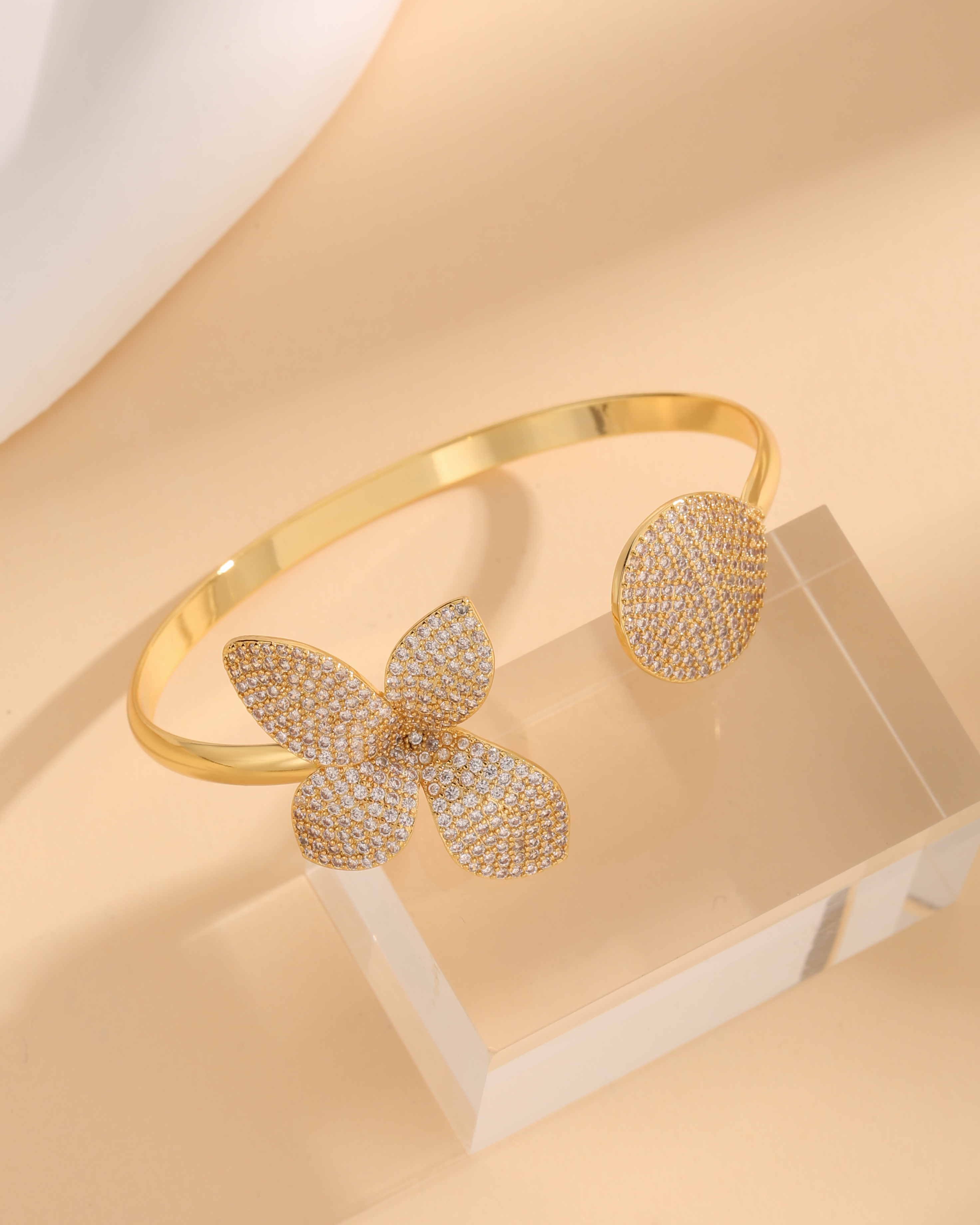 Le Cuivre Plaqué Or 18K Style IG Brillant Fleur Incruster Zircon Bracelet display picture 1