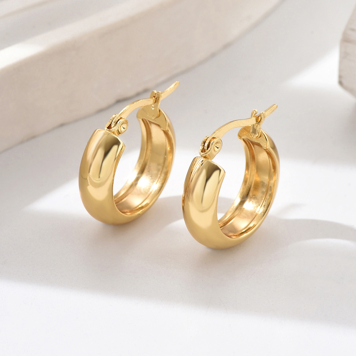 1 Pair IG Style Simple Style Solid Color 201 Stainless Steel 18K Gold Plated Earrings display picture 4