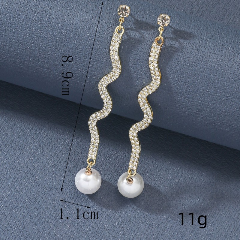 1 Pair Elegant Lady Geometric Inlay Alloy Rhinestones Gold Plated Drop Earrings display picture 1