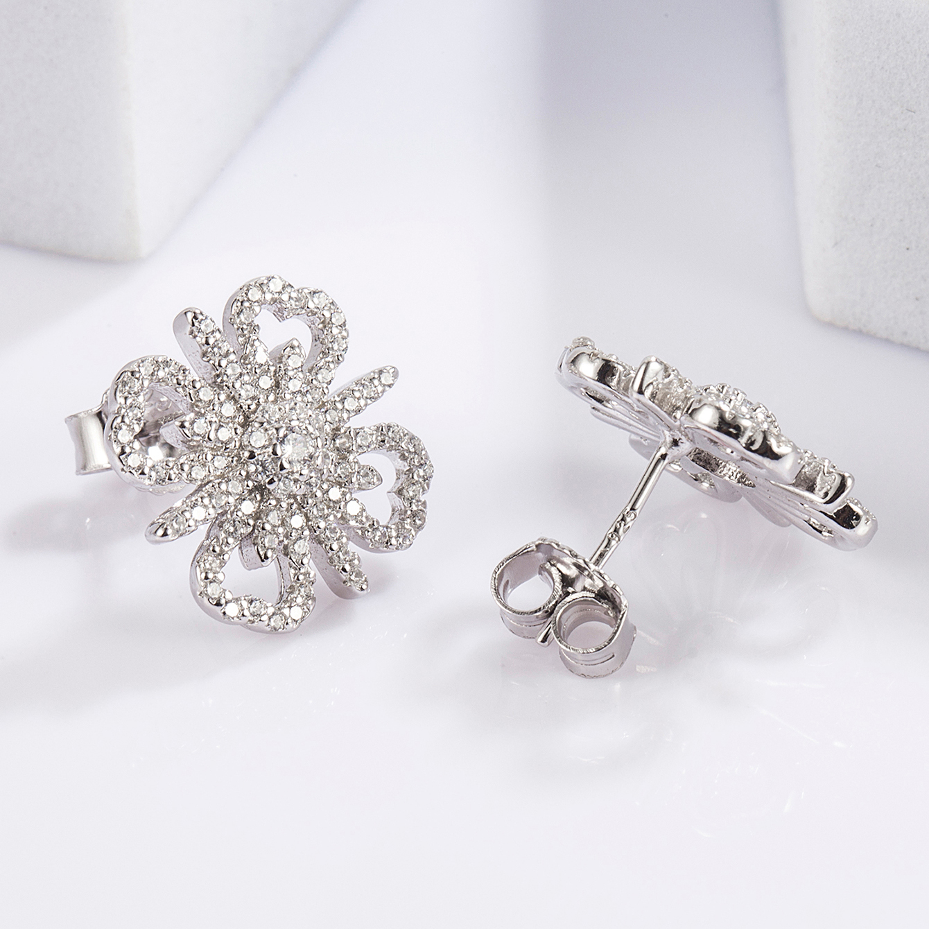 1 Pair Sweet Simple Style Sun Snowflake Plating Inlay Sterling Silver Zircon White Gold Plated Ear Studs display picture 4