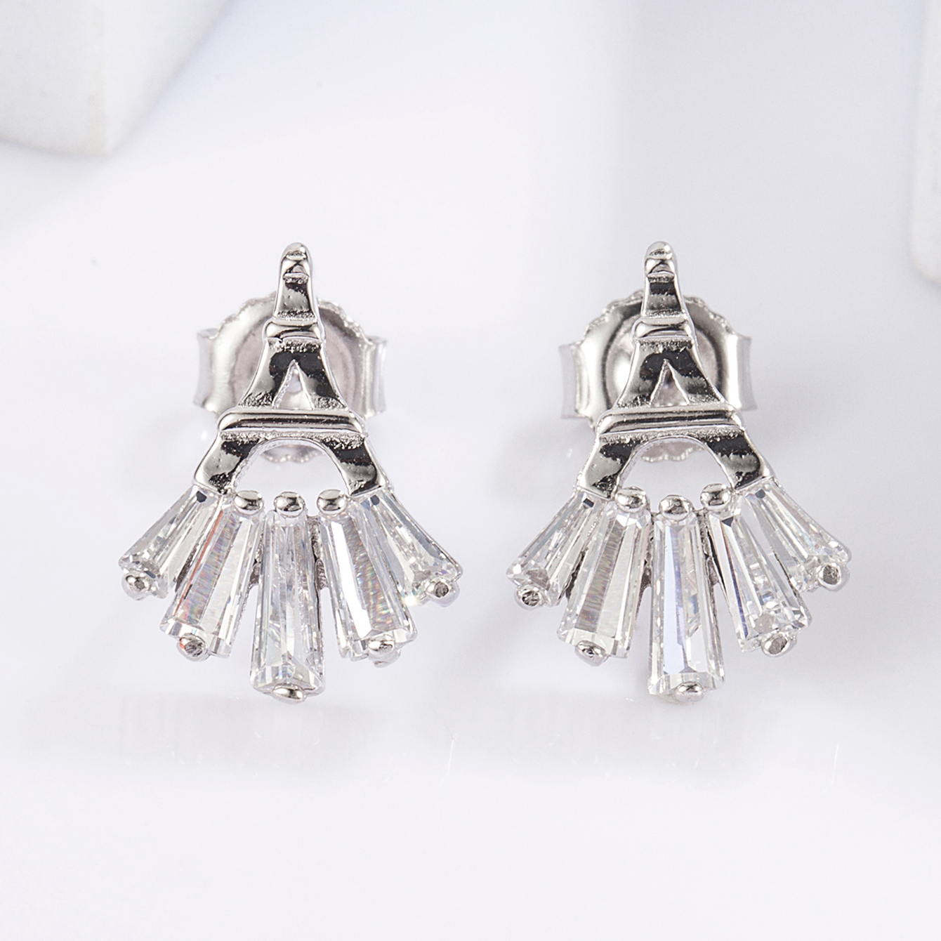 1 Pair Princess Simple Style Crown Plating Inlay Sterling Silver Zircon White Gold Plated Ear Studs display picture 1