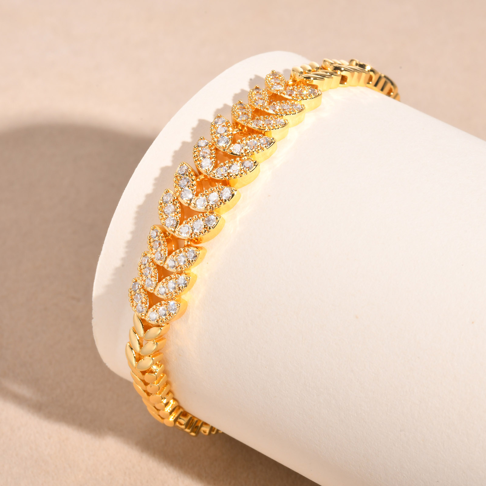 Copper 18K Gold Plated Elegant Shiny Inlay Flower Snake Zircon Bracelets display picture 8