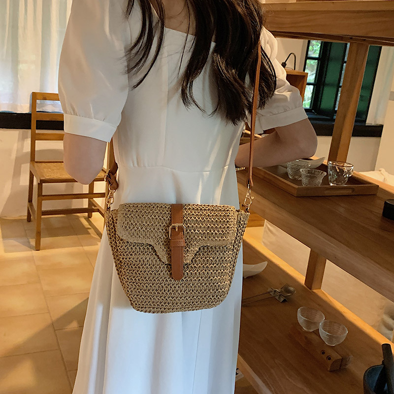 Women's Straw Solid Color Vacation Flip Cover Straw Bag display picture 6