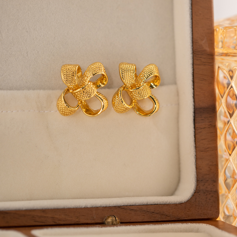 1 Pair Simple Style Classic Style Bow Knot Plating Copper Alloy 18K Gold Plated Ear Studs display picture 6