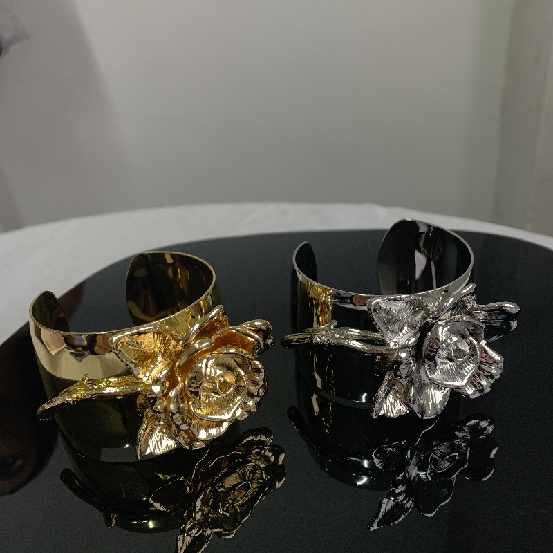 Vintage Style Streetwear Flower Gold Plated Silver Plated Alloy Copper Wholesale Bangle display picture 7