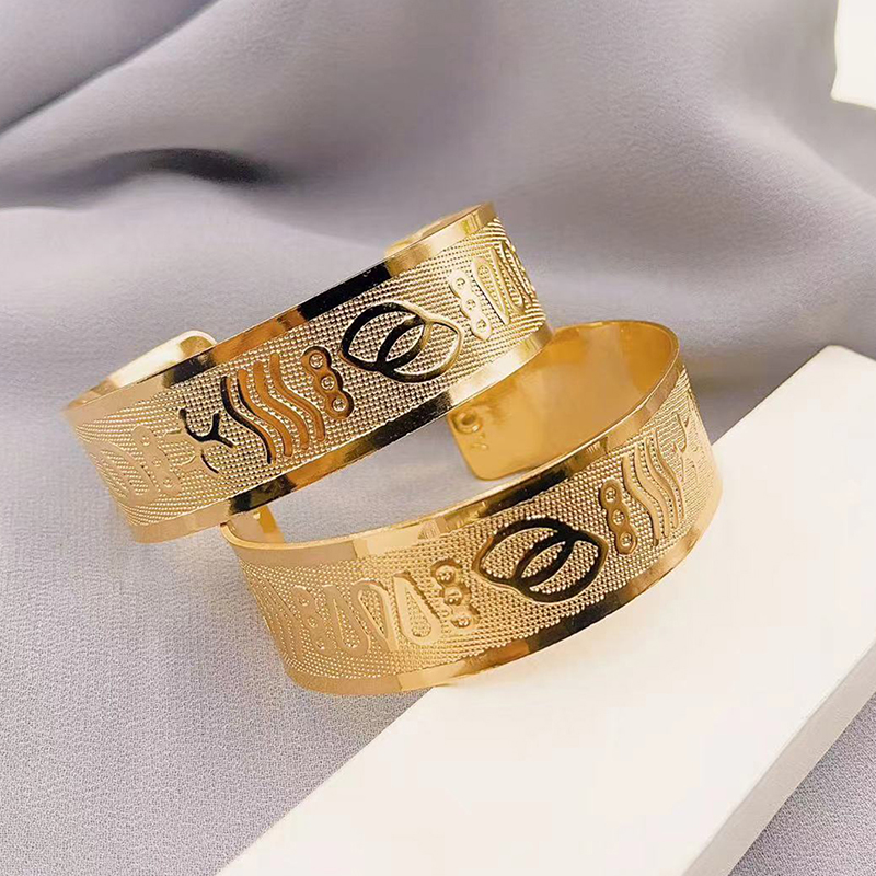 Elegant Lady Printing 14K Gold Plated Alloy Wholesale Bangle display picture 2