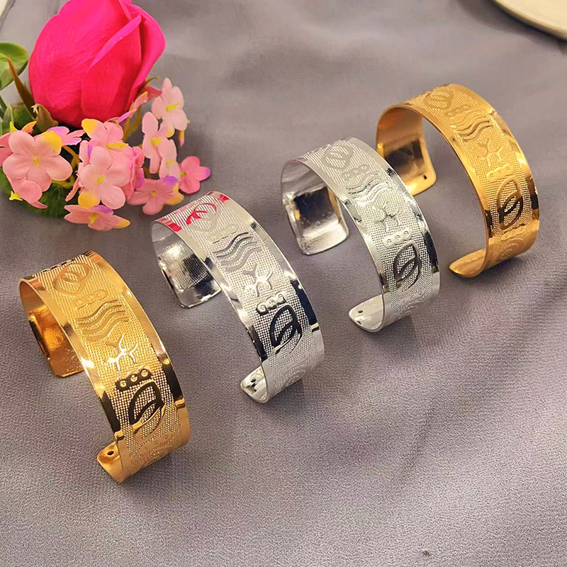 Elegant Lady Printing 14K Gold Plated Alloy Wholesale Bangle display picture 3