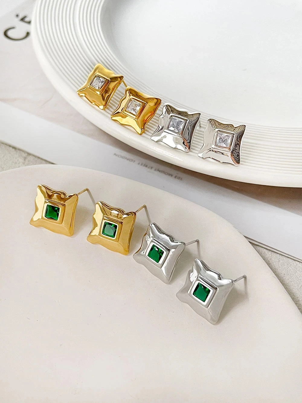 1 Pair Glam Lady Geometric Inlay Stainless Steel Zircon 18K Gold Plated Ear Studs display picture 5