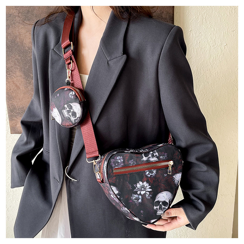 Women's Small Oxford Cloth Skull Streetwear Heart-shaped Zipper Bag Sets Crossbody Bag display picture 3