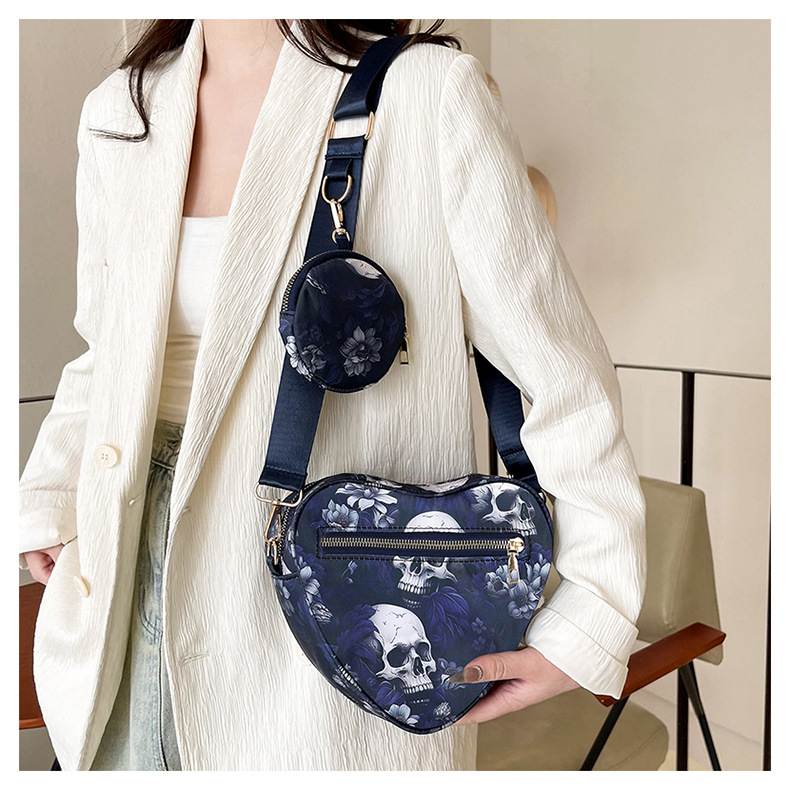 Women's Small Oxford Cloth Skull Streetwear Heart-shaped Zipper Bag Sets Crossbody Bag display picture 4