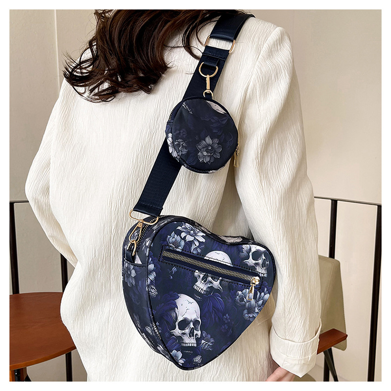 Women's Small Oxford Cloth Skull Streetwear Heart-shaped Zipper Bag Sets Crossbody Bag display picture 5