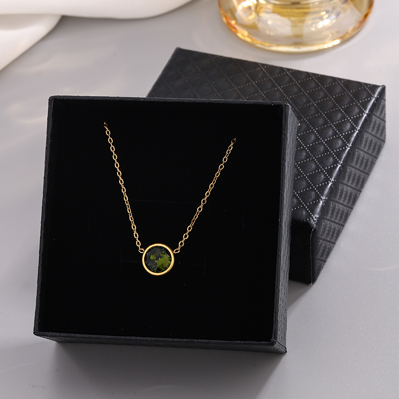 304 Stainless Steel 18K Gold Plated French Style Modern Style Classic Style Plating Inlay Circle Rhinestones Pendant Necklace display picture 4